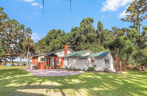 Valona House | Waterfront Retreat on 2 Acres- Dock Access + Sunrise Views + Guest Suites