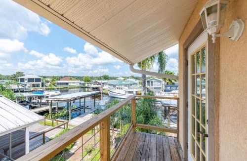 Welaka House | Waterfront St Johns River near springs with boat dock and water sports