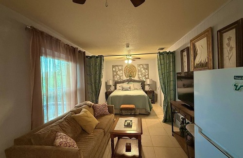 Warm Mineral Springs Apartment | WATERFRONT WARM MINERAL SPRINGS GETAWAY