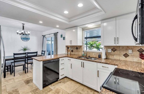 South Gate Ridge House | Waterside Villa | Private Pool + Outdoor Dining