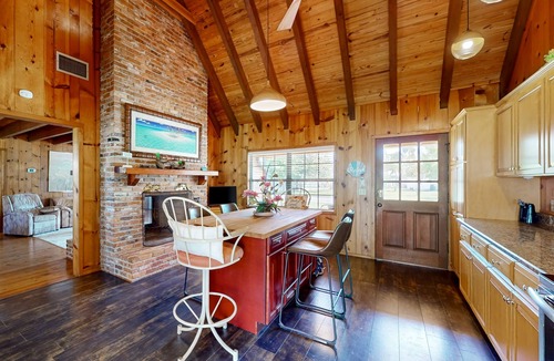 Cocoa House | Waterview home w/shared boat access, pier fishing, AC, W/D, WiFi