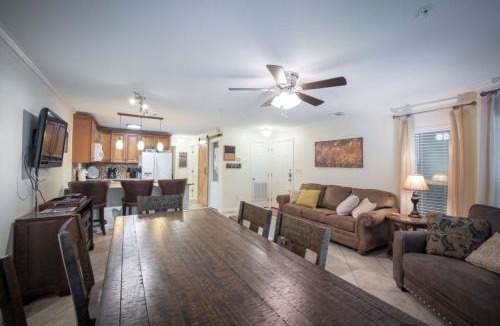 New Braunfels House | Waterwheel Hideaway - Cozy Condo for 6 with Resort-style Amenities