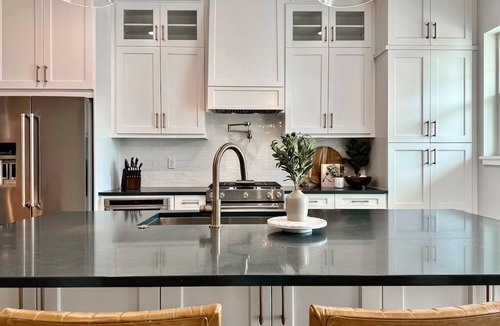 Historic District House | Watula on the Square - Luxury Downtown Retreat