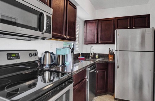 North Beach Apartment | Waves on Desoto 1 bedroom rental unit with pool