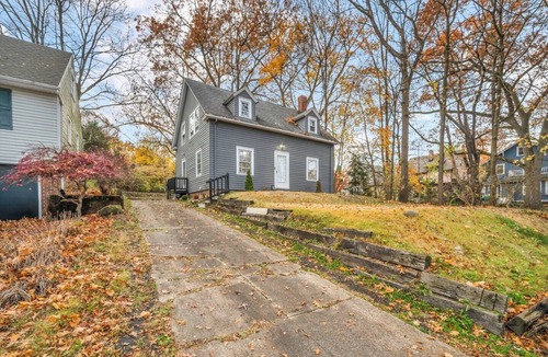 Highland Square House | Weber Duplex House Lower Unit Near Highland Square