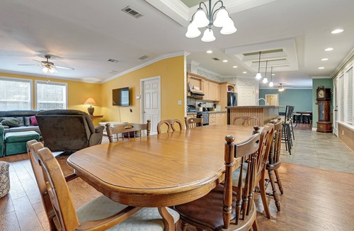 Weeki Wachee Gardens House | Weeki Wachee Family Getaway: Canal-Front Home