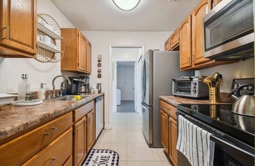 Spring Hill House | Weeki Wachee Getaway | King Suite Huge Yard