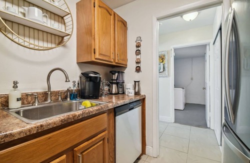 Spring Hill House | Weeki Wachee Getaway | King Suite Huge Yard
