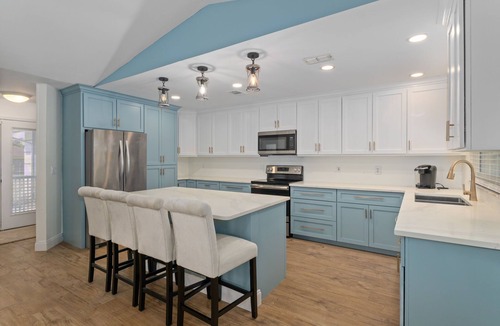 Spring Hill House | Weeki Wachee Heated Pool Mermaid Retreat