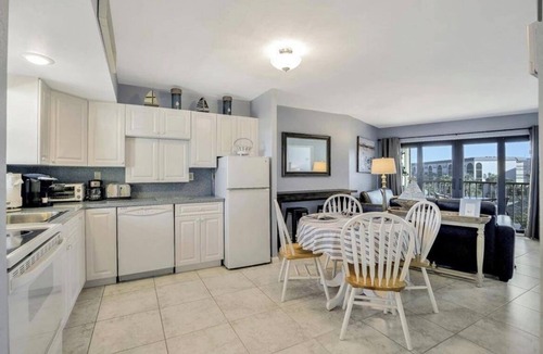 Marco Island Condo | Welcome to Paradise. A Charming 2-bedroom Bay side condo on Marco Island.