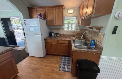 Homosassa Cottage | Welcome to the Sugar Shack in our unique fishing village of Homosassa.