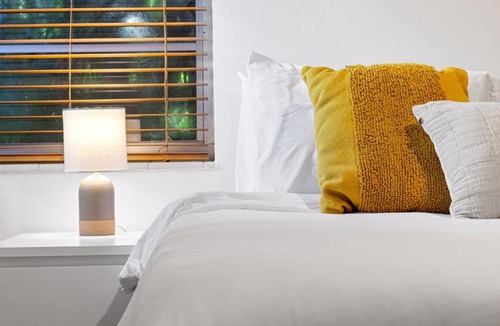 Victoria Park Apartment | Welcoming Airbnb Walkig distance to Las Olas Blvd