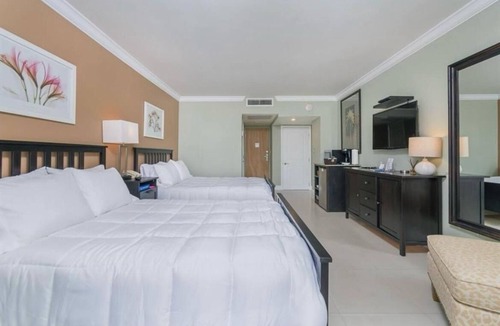 Galt Mile Bed & Breakfast | Welcoming bed & breakfast with AC in Fort Lauderdale