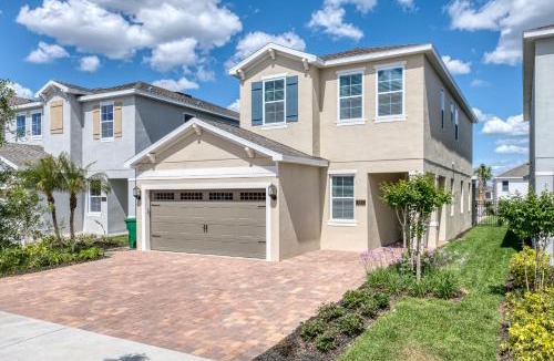 West Kissimmee House | Welcoming Home With Air Hockey Table And Waterpark & Resort Access Near Disney At Encore Resorts Reunion - 321Bu