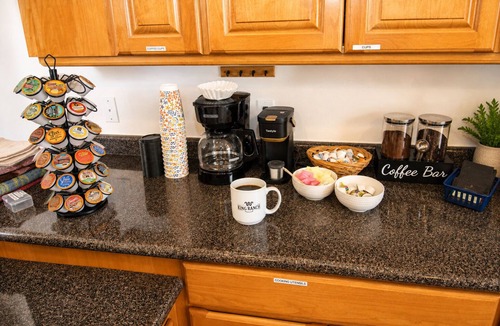 Farmington House | Well-Stocked and Spacious w/Hot Tub, Pool Table, Firepit and Fast Wifi
