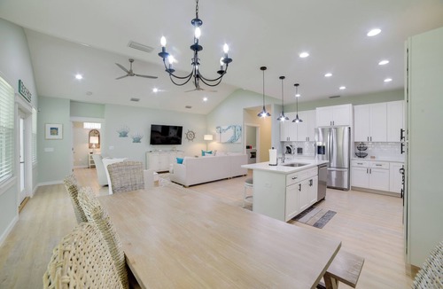 Riviera Beach House | West End Home w/Yard < 1 Mi to Beach Access!