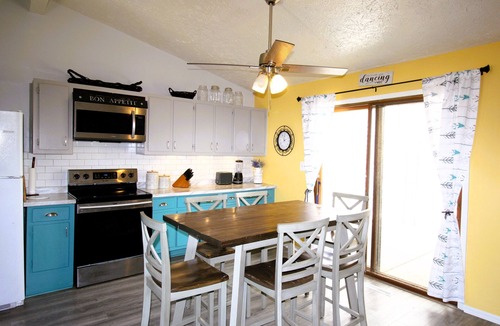 Lamar Heights Area Apartment | Westward Ho! - Great Central Location - Hot Tub - Olde Town Arvada
