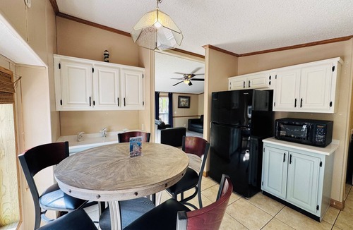 Put-in-Bay House | Where Group Time Feels Natural | 8 ppl | IC93