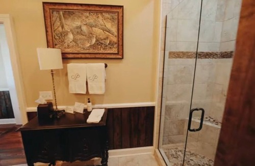 Attapulgus Cabin | Where Rustic Charm Meets Luxury-4 Bedroom/4 Bath Plantation Lodge