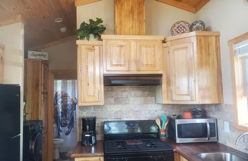 Ignacio Cabin | Where the Buffalo Roam. Private mountain views
