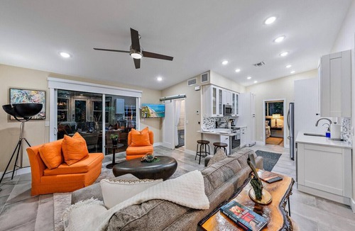 Jupiter Farms House | Whispering Woods Cottage - A Tranquil Escape