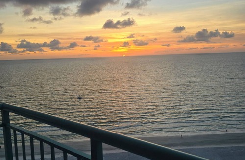 Sand Key Condo | WHITE SANDS BEACHFRONT SUNSET SUNRISE LUX EVERY ROOM SEA 3POOLS SPAS IN/OUT