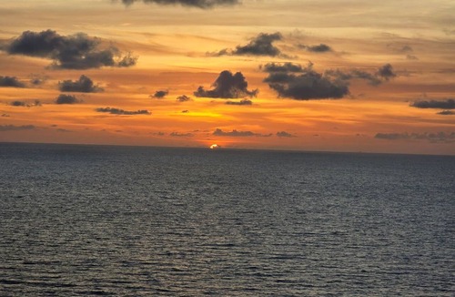 Sand Key Condo | WHITE SANDS BEACHFRONT SUNSET SUNRISE LUX EVERY ROOM SEA 3POOLS SPAS IN/OUT