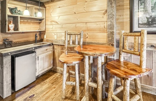 Cashes Valley Cabin | Whitewater Wilderness- Riverside Retreat | Outdoor Living | Luxury Kitchen