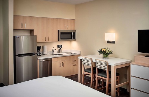 Gwinnett Place House | Wonderful Stay! Relaxing unit to Enjoy w/Kitchen and Swimming Pool Access!
