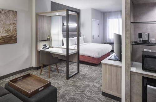 Clearwater Beach Hotel | Wonderful Vacation Stay! 4 Modern Suites, Complimentary Buffet Breakfast, Pool