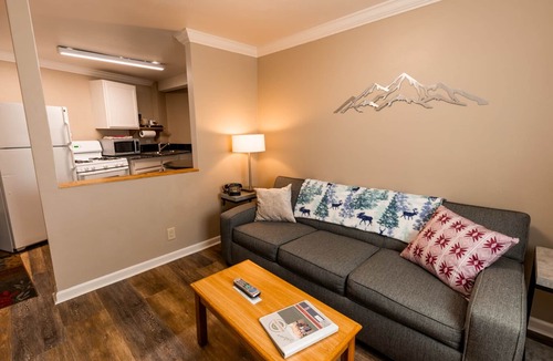 Salida Hotel | Woodland Motel