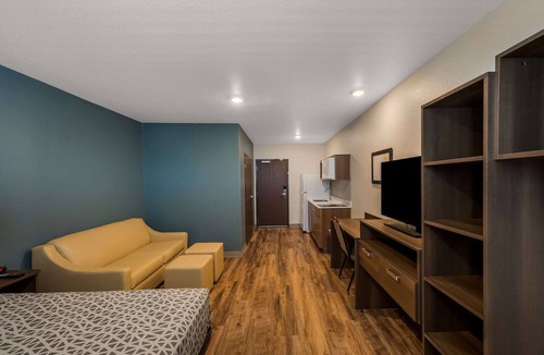 West Palm Beach Hotel | Woodspring Suites West Palm Beach