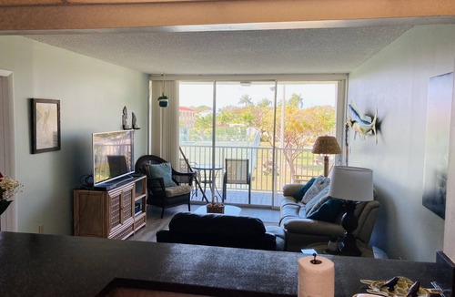 Tavernier Condo | Work remote, or not at all, in paradise at this cozy, beachy condo!
