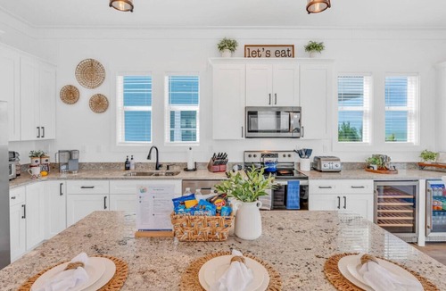 Key Colony Beach House | World-Class 5 Bed Villa Oceanfront Pool/Hot tub Sunset Escape Sleeps 12