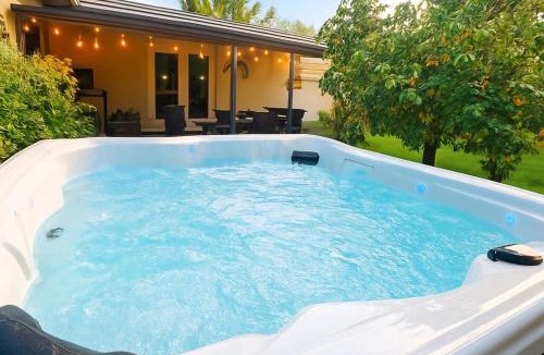 Riverland Village House | World Cup Oasis - Hot Tub - Hard Rock Stadium, FLL, Cruise Port under 20 mins