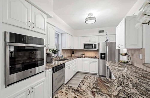 Pembroke Pines House | World Cup Pool Villa - 10 Min to Hard Rock Stadium, Sleeps 16, Game Room