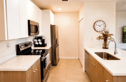 Little Ranches House | WORLD CUP STAY. 15 MINUTES FROM STADIUM. FREE ONSITE PARKING. SLEEPS 6