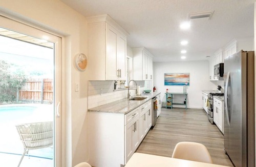 Golden Beach Estates House | Wow! Beachside Glam 3br wPool, Walk to Park, Beach