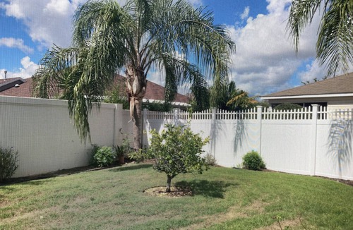 Sabal Chase Villa | WOW.ELEGANT. Courtyard VILLA + Golf CART, Steps to POOL, 3 Min to Sumter SQ