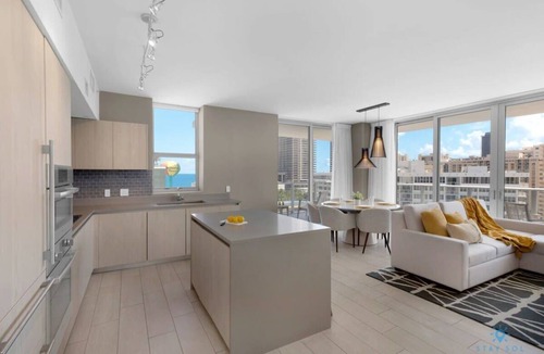 Hollywood South Central Beach Apartment | Wrap Around Balcony|Paradise Beach |Amazing Pools