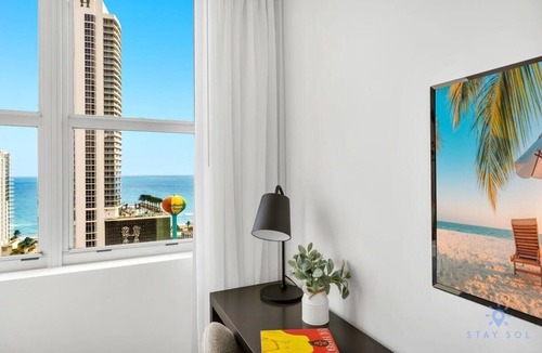 Hollywood South Central Beach Apartment | Wrap Around Balcony|Paradise Beach |Amazing Pools