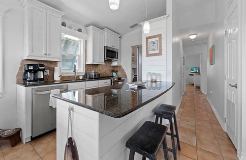 Marathon House | Yellowtail Retreat | Canal Front 3BR w/Dockage, Swim Spa & Gulf Access | Dog-Friendly