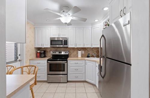 Bel Air Condo | Your Beach Escape only 5 minute walk - Close to all amenities.