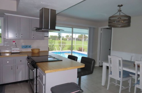 Oakland Hills House | Your Dream Getaways Villa only 10 minutes to Boca Grande Beach