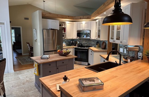 Palm River Estates House | Your Home Away from Home 3+2+Den Great deal, excellent reviews