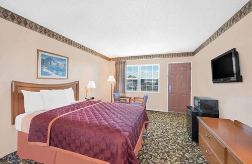 Pecos Hotel | Your Home Away from Home in Pecos! Complimentary Breakfast and Airport Shuttle!