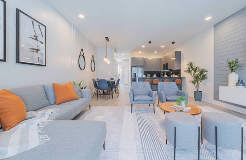 Woodridge House | Your Orlando Retreat: Warm and Welcoming Townhome