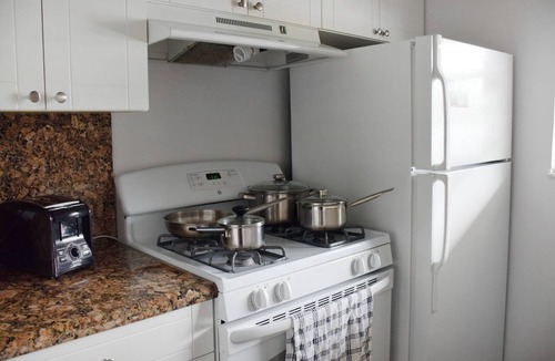 Key Biscayne Apartment | Your Relaxing Getaway Awaits! 2 Modern Rooms, Private Beach Access, Pool Access