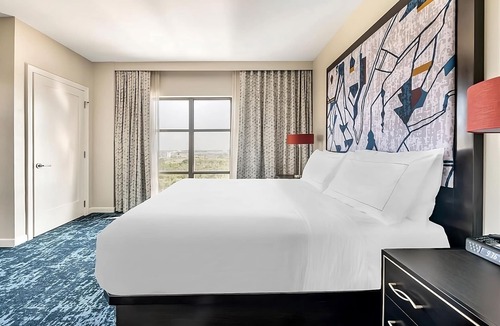 Florida Central Atlantic Coast Hotel | Your Ultimate Orlando Experience! Outdoor Swimming Pool, Full Kitchen!