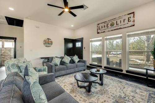 < 1 Mi to Lake Somerville! Dual-Unit Family Base